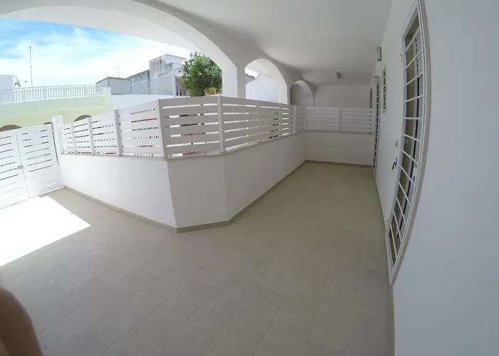 Casa Vacanze Coralloholiday Konukevi